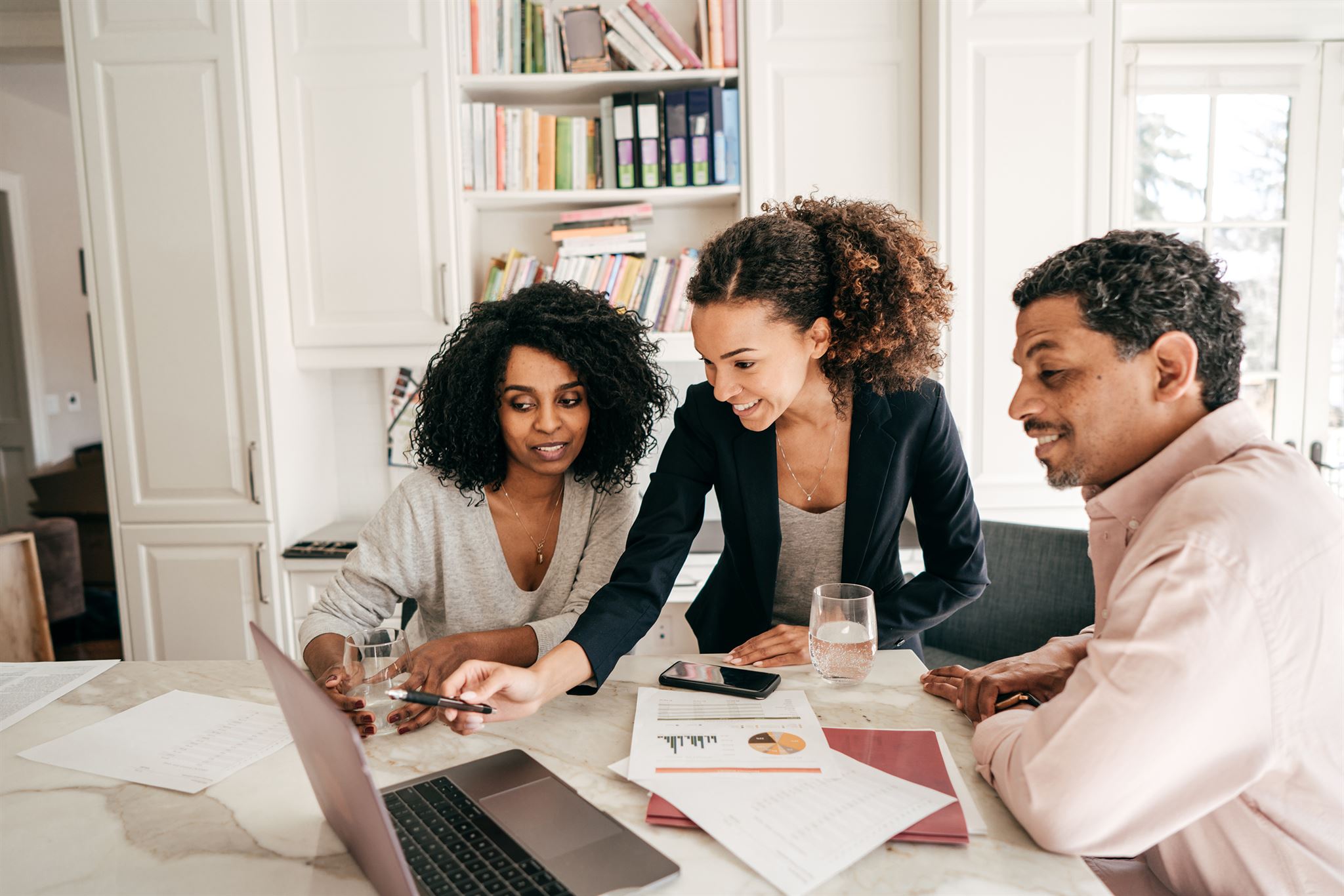 Women-and-man-planning-in-workplace